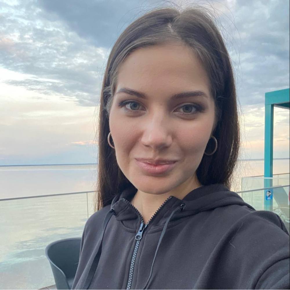 Meet your Posher, Анна